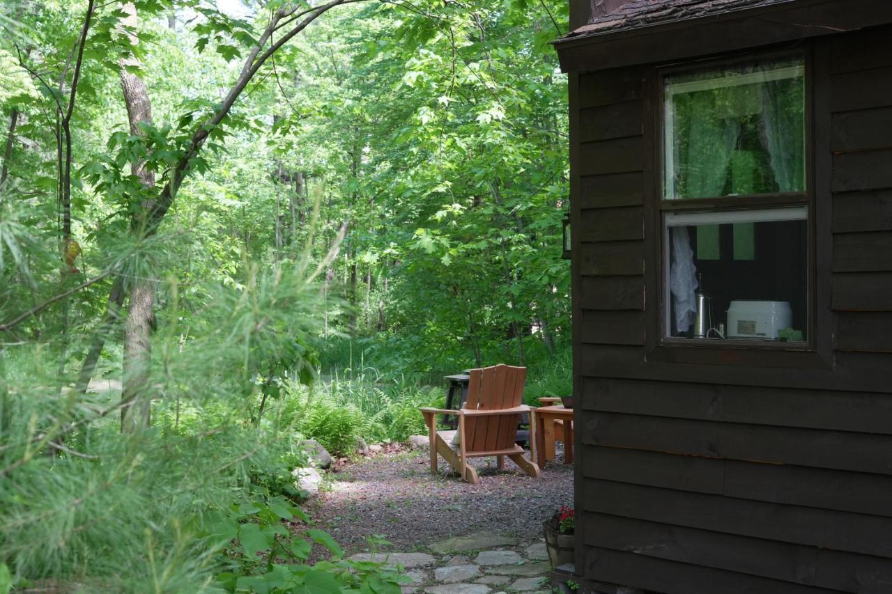 Vintage Wild West Tiny Hotel In The Woods! Pine City ภายนอก รูปภาพ
