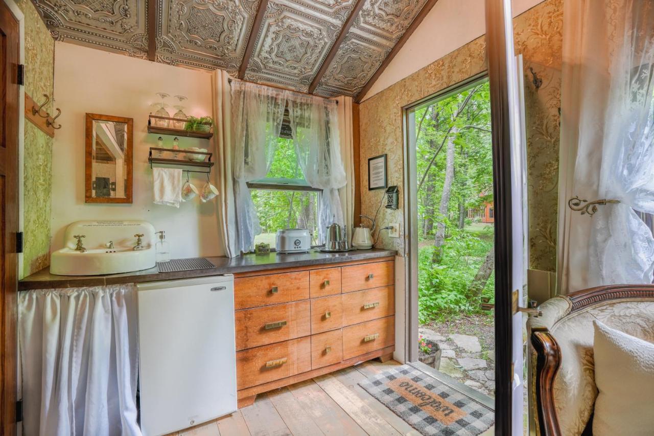 Vintage Wild West Tiny Hotel In The Woods! Pine City ภายนอก รูปภาพ