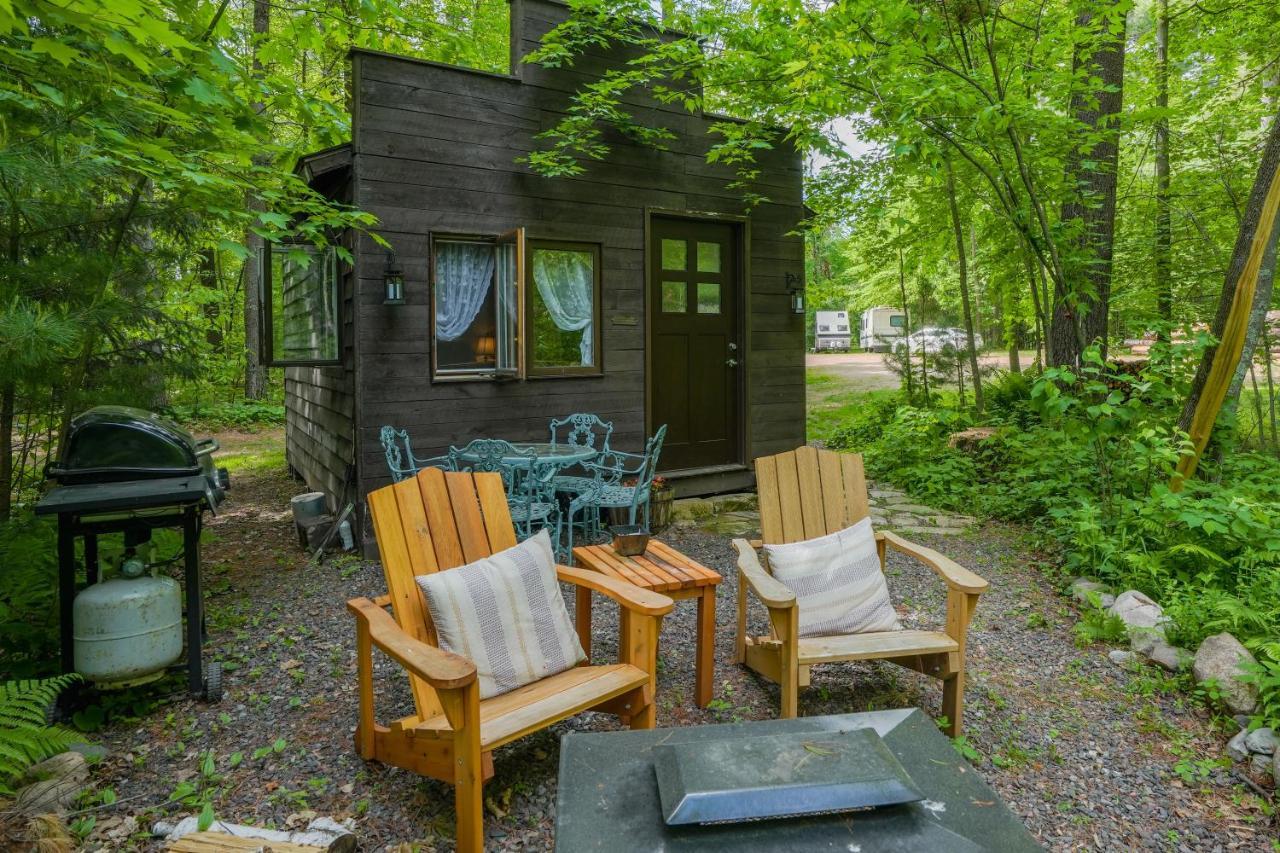 Vintage Wild West Tiny Hotel In The Woods! Pine City ภายนอก รูปภาพ